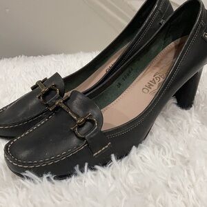 Authentic Salvatore Ferragamo black leather loafer pumps heels size 9